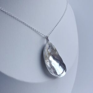 mussel shell pendant 3