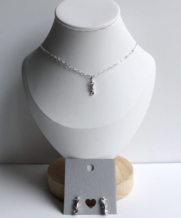 Tiny Seahorse Pendant - Image 3