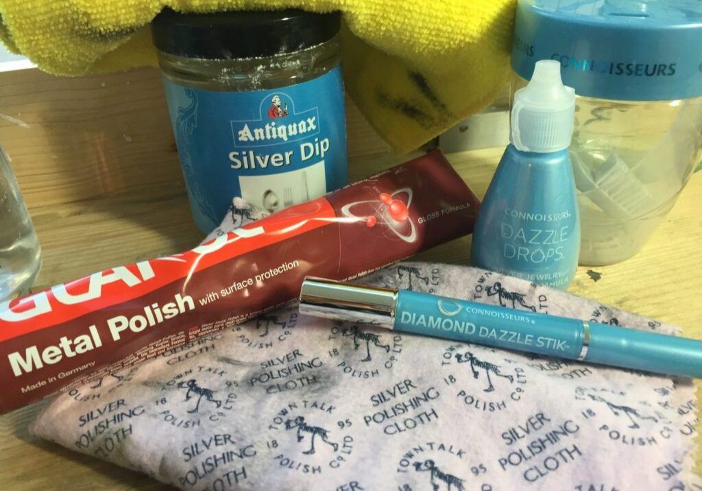 cleaning silver jewellery cleaning silver jewellery